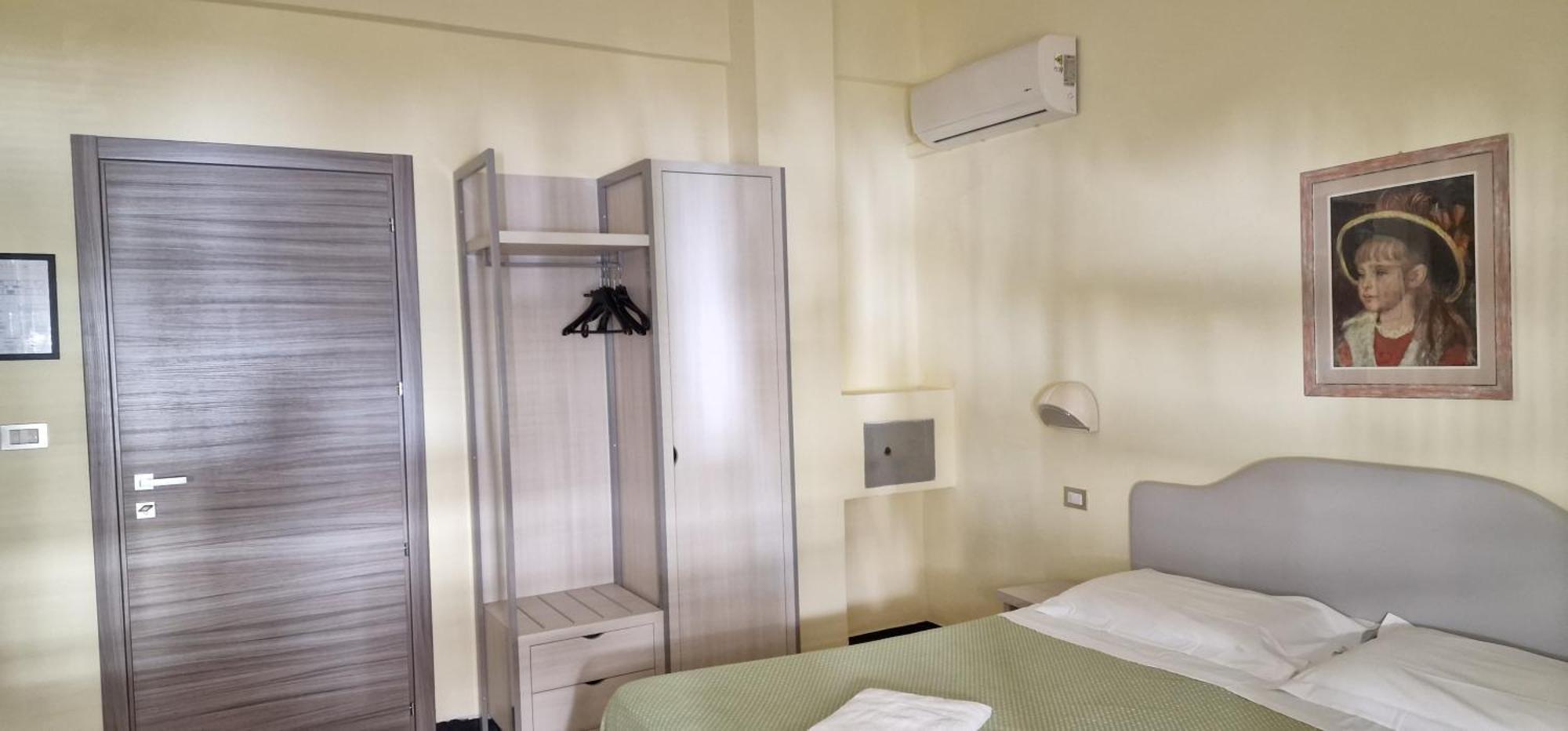 Hotel Sud Est By Fam Rossetti 3*