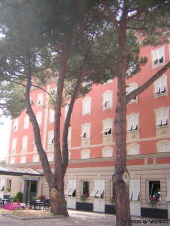 Sud Est By Fam Rossetti 3*