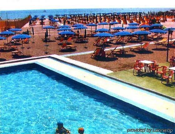Sud Est By Fam Rossetti 3*